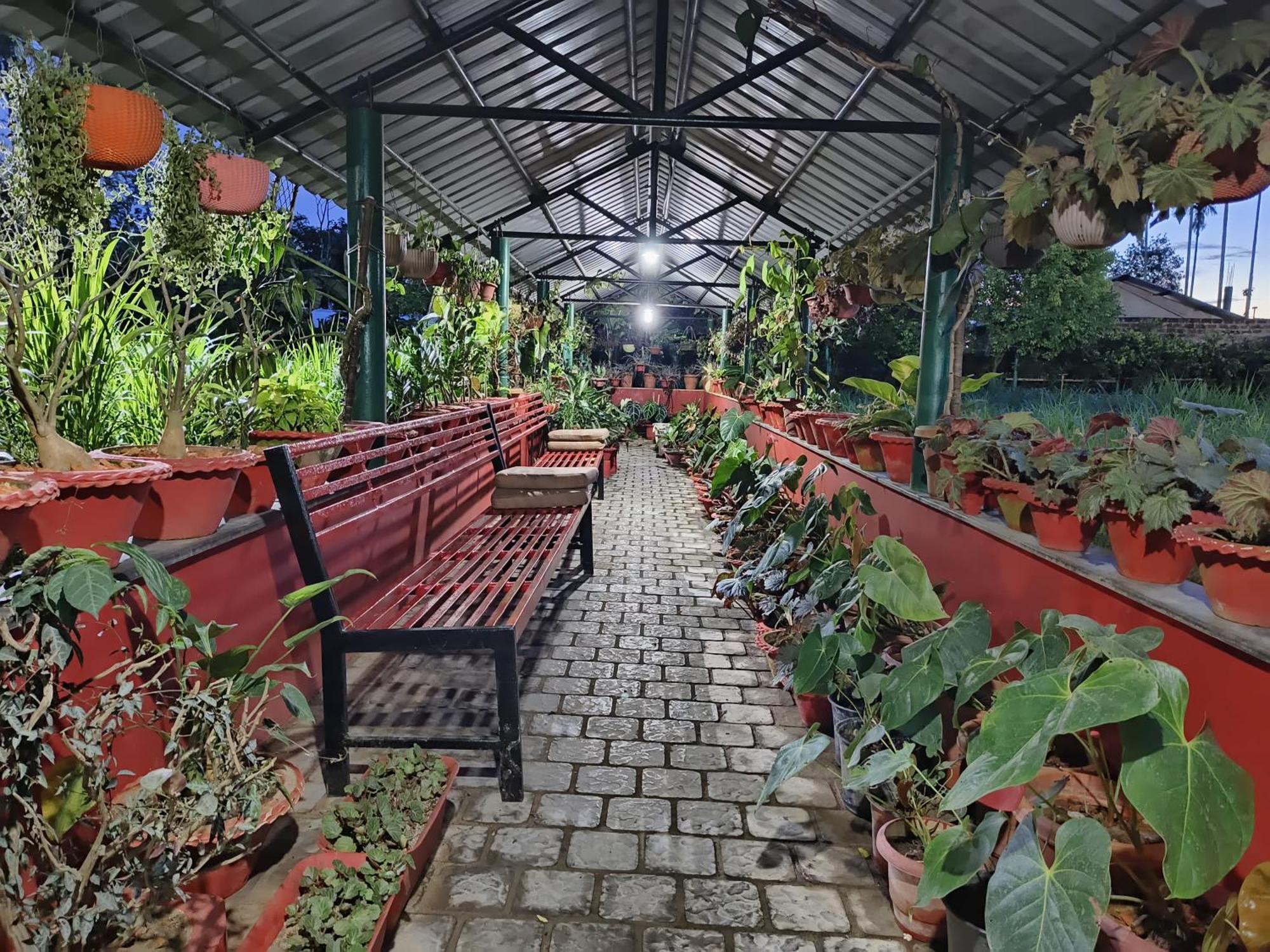 Jaanki Farms & Resorts Jorhāt Buitenkant foto