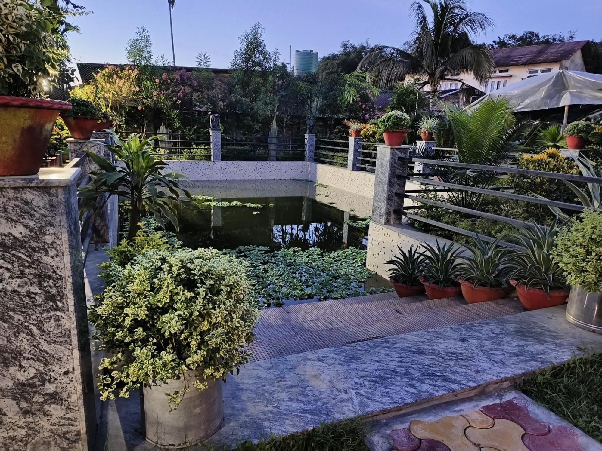 Jaanki Farms & Resorts Jorhāt Buitenkant foto